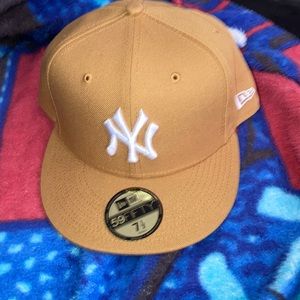 New Era 59Fifty Men’s Tan Yankee Hat